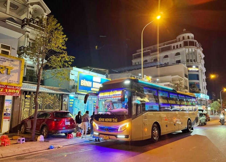 Dịch Vụ Xe Limousine Bình Minh Tải Từ Quận 6 Đi Nha Trang: Review Chi Tiết "Chuyên Cơ Mặt Đất" Đón Tận Nhà 2026