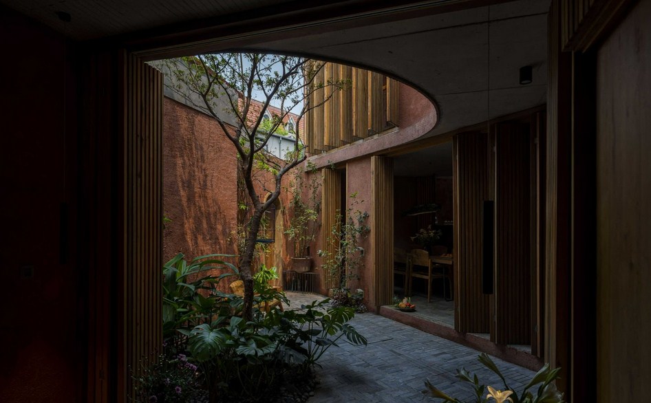 Review Alley House at Nha Trang: Ngôi Nhà Nhỏ Trong Hẻm – Góc Yên Bình Để "Trốn" Phố Thị & Bí Quyết Di Chuyển Không Mệt Mỏi