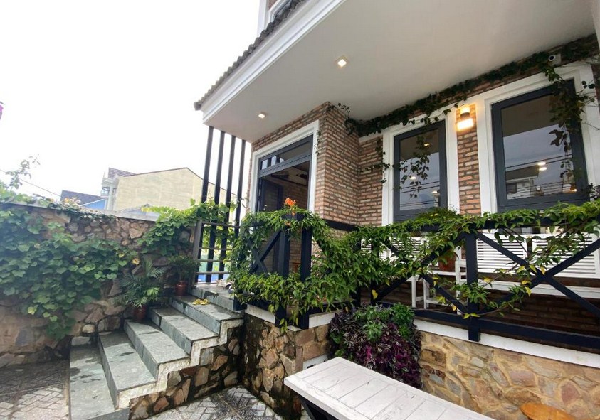 Review Garden View Villa Đà Lạt (8 Rooms): "Cực Phẩm" Sân Vườn Cho Nhóm Đông & Giải Pháp Di Chuyển Trọn Gói