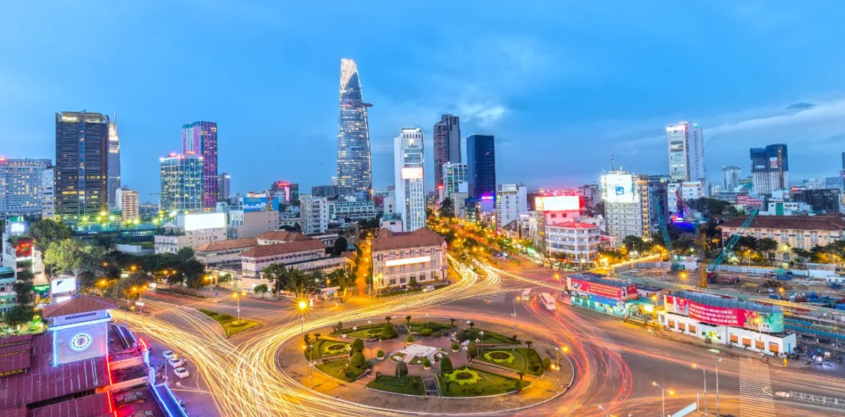 Xe Limousine Quận 1 Đi Nha Trang: Dịch Vụ Đưa Đón Tận Nơi Đẳng Cấp 5 Sao Cùng Bình Minh Tải