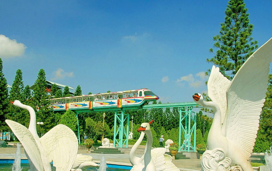 Xe Limousine Quận 11 Đi Nha Trang: Xe Rộng Rãi, Chạy Êm, Đón Tận Nhà Khu Đầm Sen | Bình Minh Tải