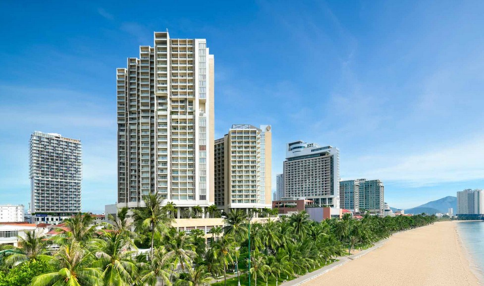 Xe Limousine Từ Phú Nhuận Đi Nha Trang Có Những Tiện Ích Gì? Khám Phá Đẳng Cấp "Chuyên Cơ Mặt Đất"