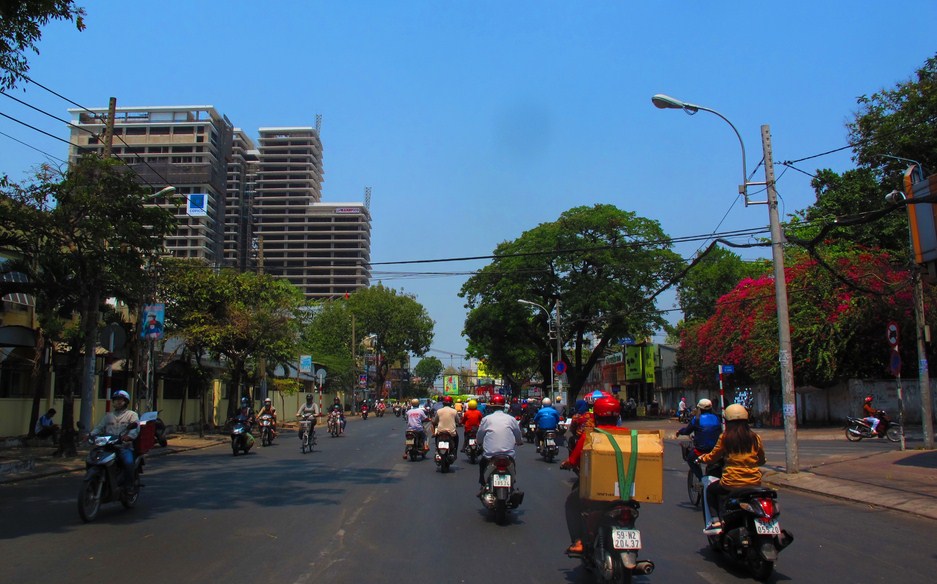 Chành Xe Đường Cách Mạng Tháng Tám, Thành Phố Hồ Chí Minh Đi Đà Lạt: Trục Giao Thương Hiện Đại Giữa Lòng Sài Gòn