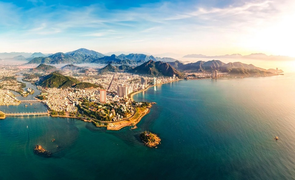 Gửi Trọn Niềm Tin Trên Cung Đường Biển: Tiêu Chuẩn Mới Về Xe Limousine Sài Gòn Đi Nha Trang An Toàn