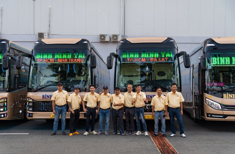 Khi Hành Trình Là Một Sự Tận Hưởng: Khám Phá Tiêu Chuẩn Xe Limousine Sài Gòn Nha Trang Chất Lượng Cao