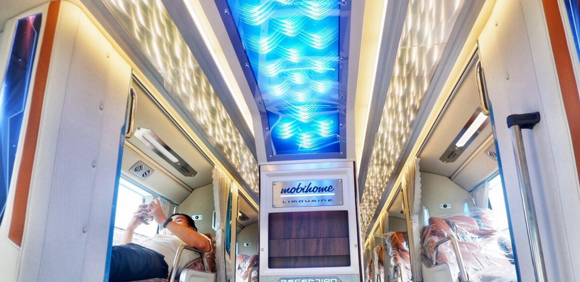 Review Bình Minh Tải Limousine Đà Lạt: Trải Nghiệm "Cung Điện Di Động" Giữa Rừng Thông & Bí Kíp Đi Xe Không Mệt Mỏi