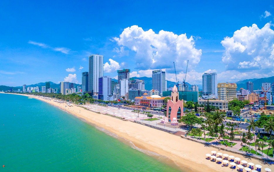 Sự Lên Ngôi Của Dịch Vụ Xe Limousine Sài Gòn Nha Trang Đón Sân Bay