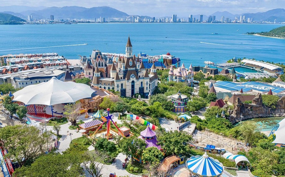 Xe Limousine Sài Gòn Nha Trang Khởi Hành Chiều Tối: Hành Trình Thư Thái Đến Với Biển Trong Lòng Đêm