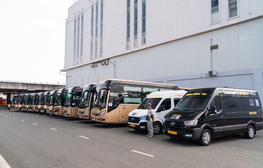 Xe Limousine Sài Gòn Nha Trang Khởi Hành Sáng Sớm: Khởi Đầu Ngày Mới Trọn Vẹn Trên Hành Trình Biển